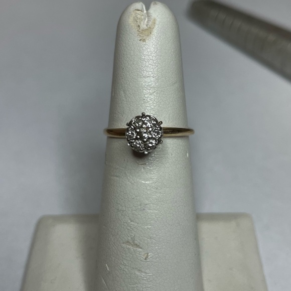 Jewelry - 10k solid yellow gold genuine diamond ring size 5.75